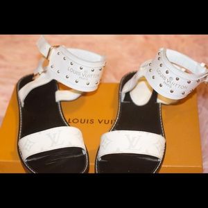Louis vuitton sandals